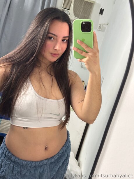 Itsurbabyalice porn model photo