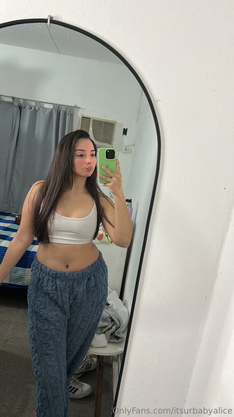 Itsurbabyalice erotic pornstar pictures