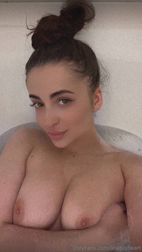 Linabigheart nudes model picture