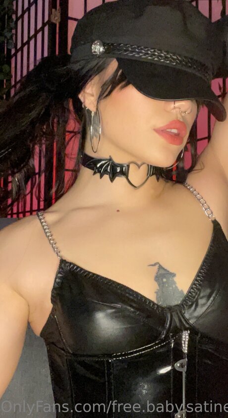 Free Baby Satine nude actress photos