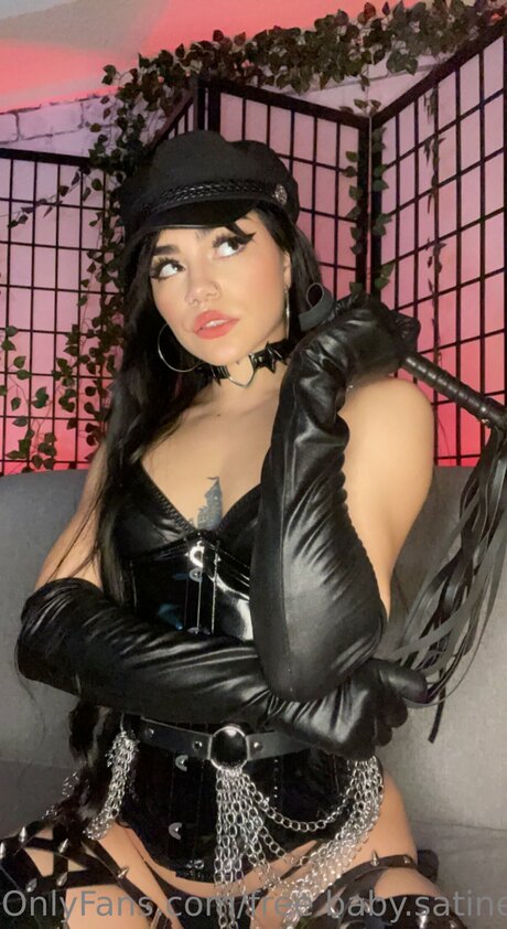 Free Baby Satine beautiful actress picture