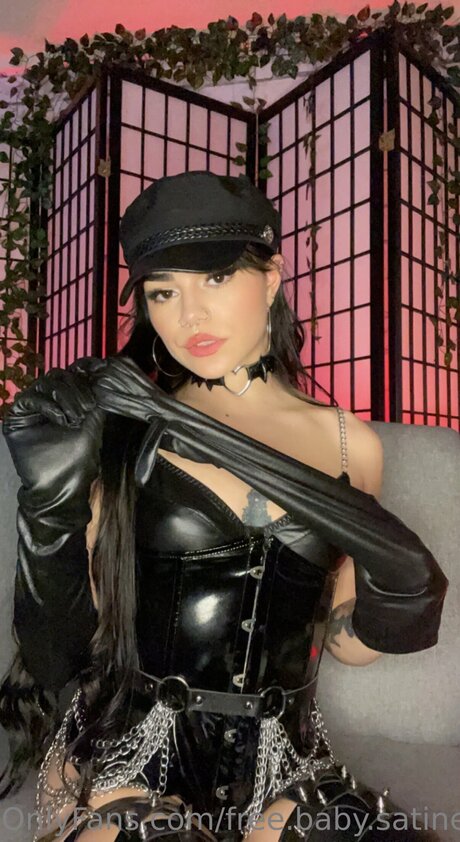 sexy brunette onlyfans top archive