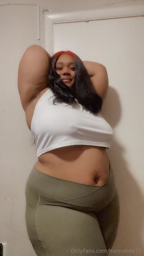 Hunnybee72 Profile pic