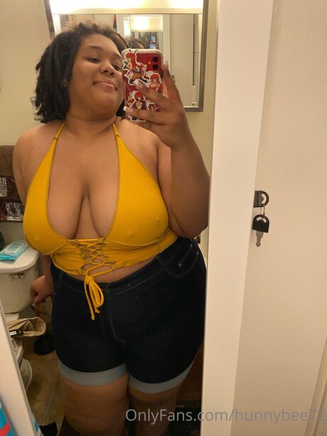 Hunnybee72 pornographic star photo