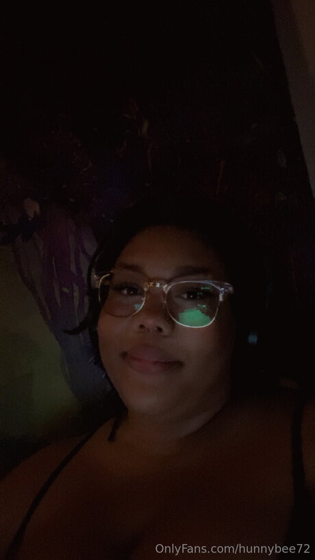 Hunnybee72 model hd photos