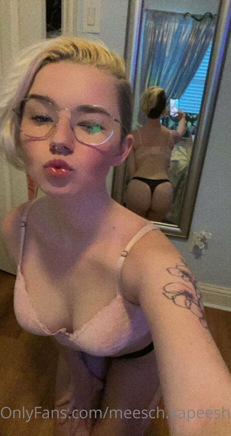 Meesch Kapeesh free pornstar pics