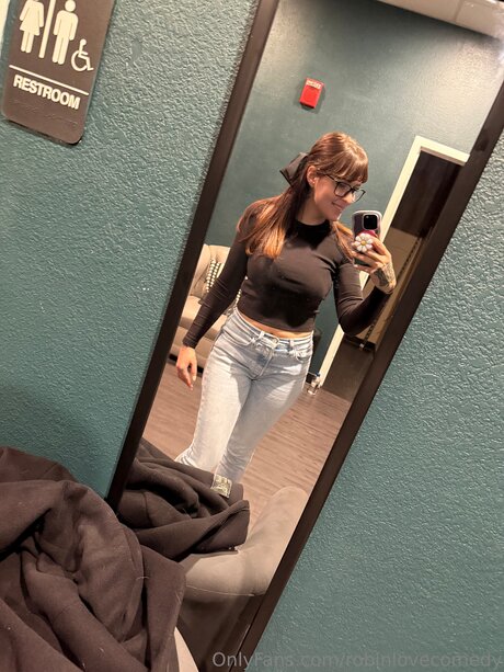 Robinlovecomedy sexy model photo