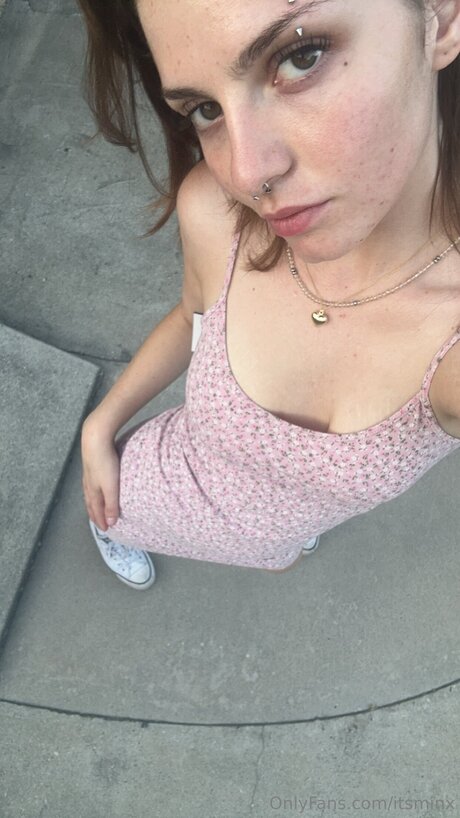 Ho11ywoodgirl porn model photo