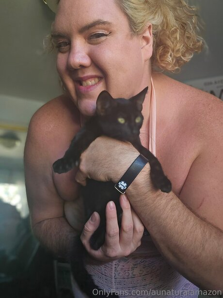 Aunaturalamazon art star pic