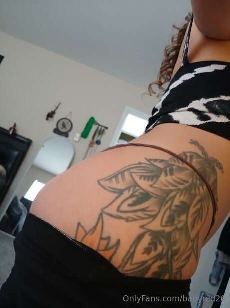 Babyred26 nude model pictures