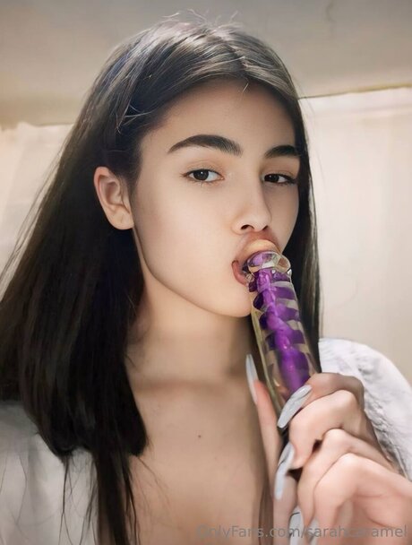 Sarahcaramel high quality actress gallery