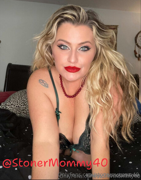 Kinkyychocolatefree pornographic model pic