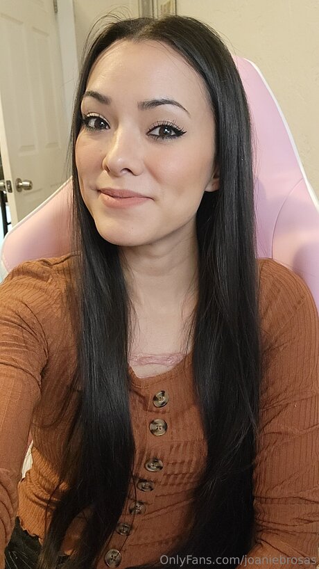 Joaniebrosas model pictures
