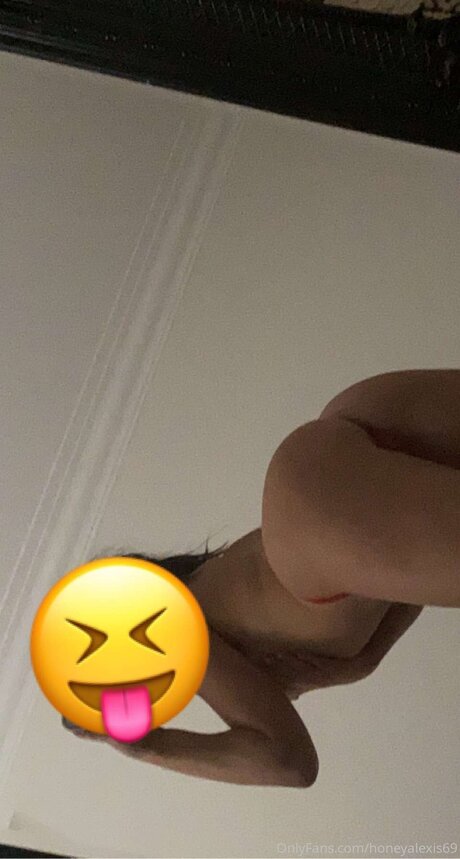 Honeyalexis69 model nice pics