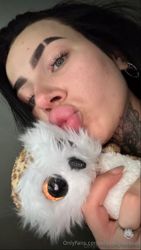 Official Larissa nudes model gallery