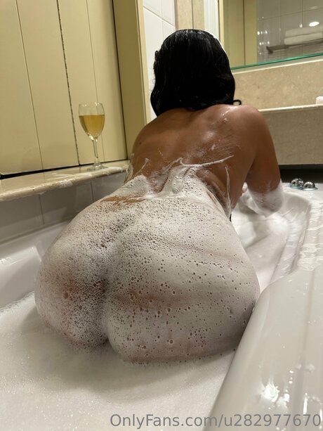 U282977670 art model image