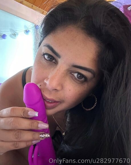 U282977670 porn model img