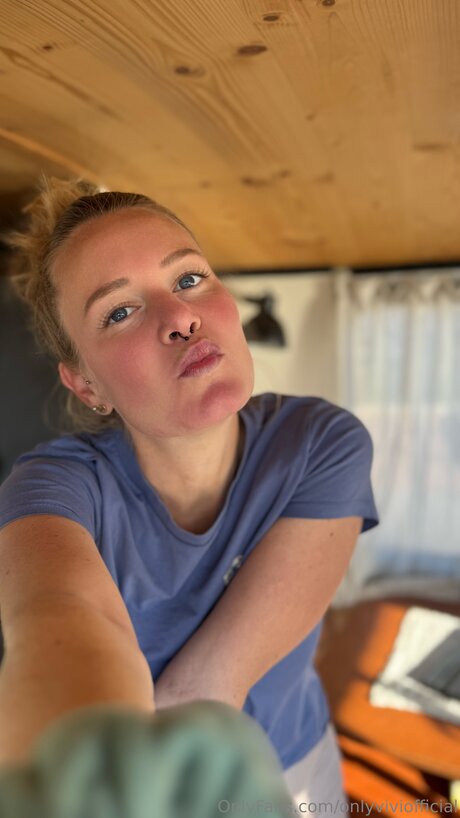 Onlyviviofficial erotic star gallery