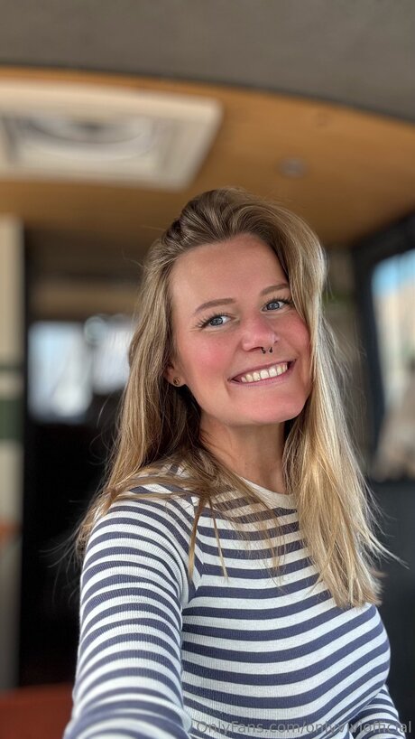 Onlyviviofficial pornstar exclusive picture