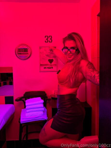 Only100cz model free picture