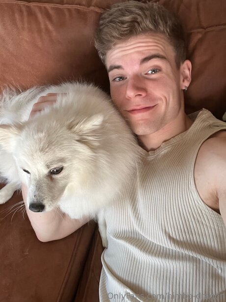 Himbo Dragon model image