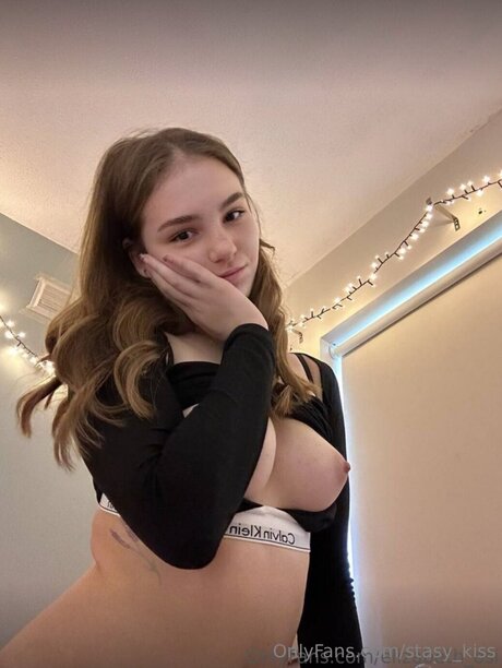 Stasy Kiss model sex photos