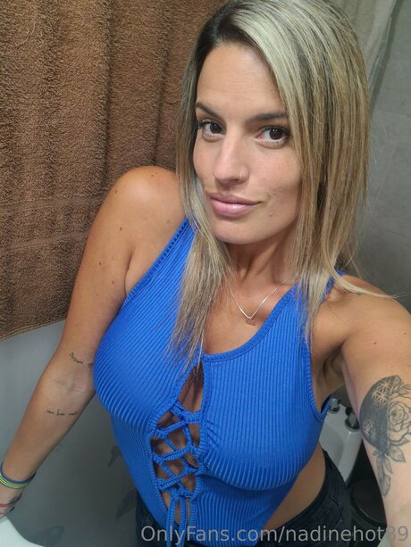 Nadinehot89 adult model photos