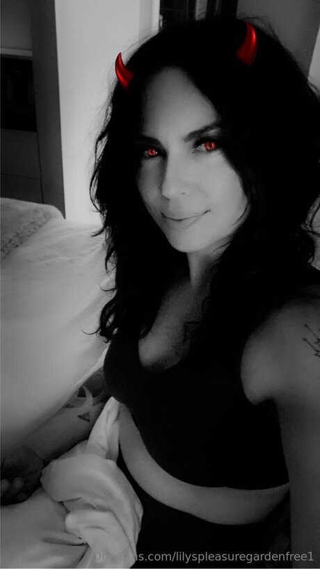 Lilyspleasuregardenfree1 xxx actress picture