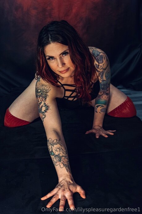 Lilyspleasuregardenfree1 beautiful pornstar img