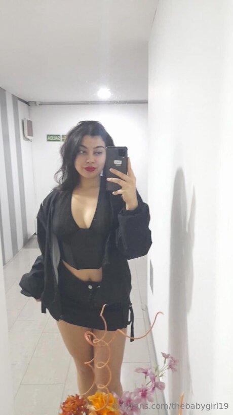 Thebabygirl19 model hd picture