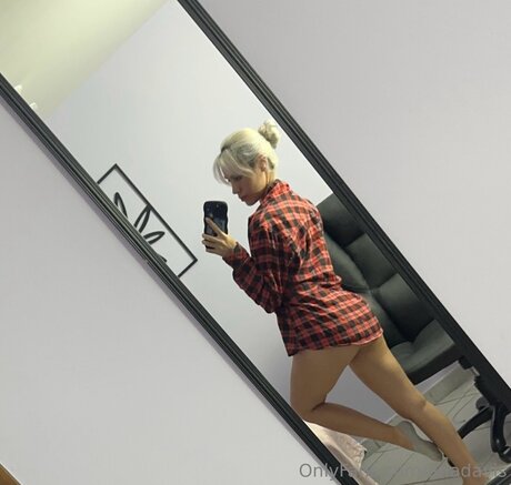 Anadavis model perfect image