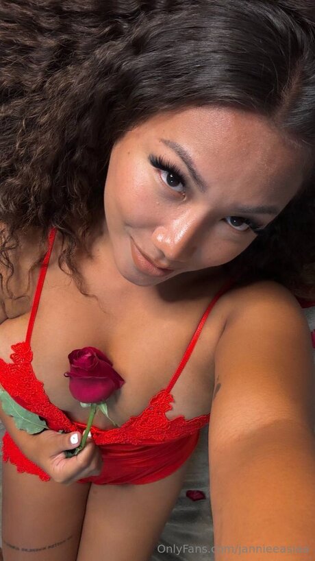 Jannieeasiaa perfect pornstar photos
