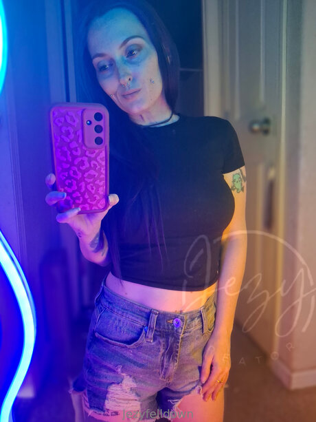 Jezyfelldown model hot picture