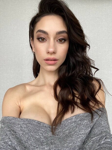 Angel Linaa pornstar naked picture