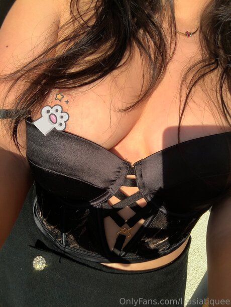 L Asiatiquee star hot image