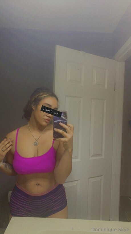 Everdaydomimique nudes star photo