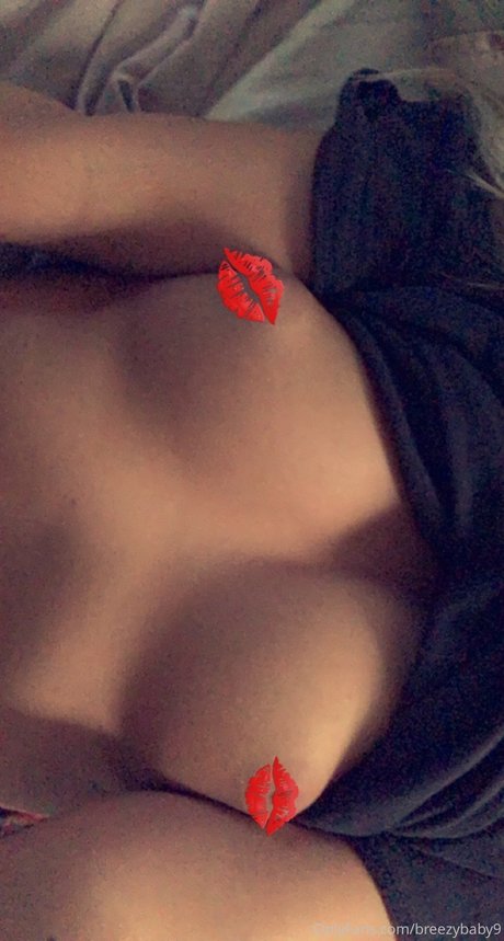 Brooke Suits nude model archive