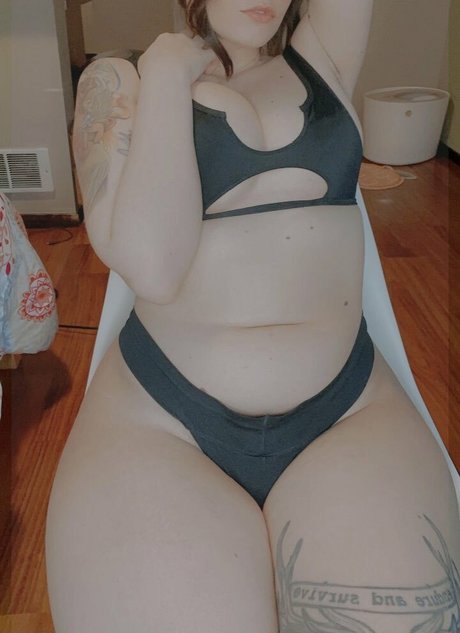 blonde yoga onlyfans pretty picture