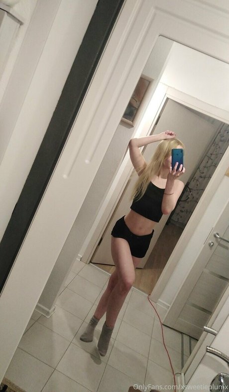 X Sweetie Plum X high quality actress photo