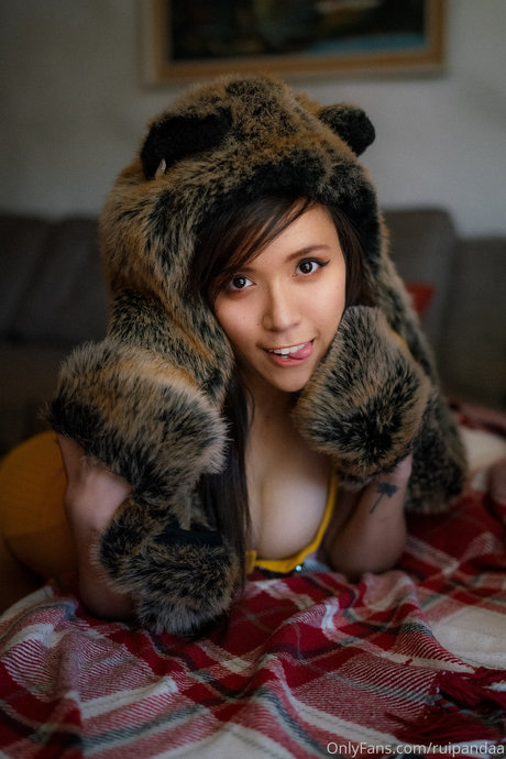 Ruipandaa nude model picture