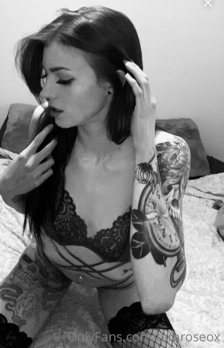 Tara Rose_ beautiful model gallery