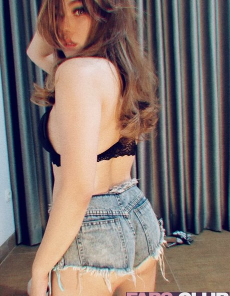 Flo The Bunny xxx model pics