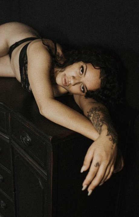 vieraralyn star high quality photo