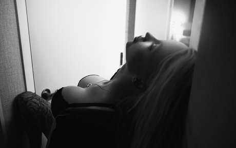 light onlyfans erotic galleries