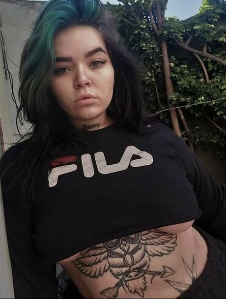 Black Honey pretty actress pic