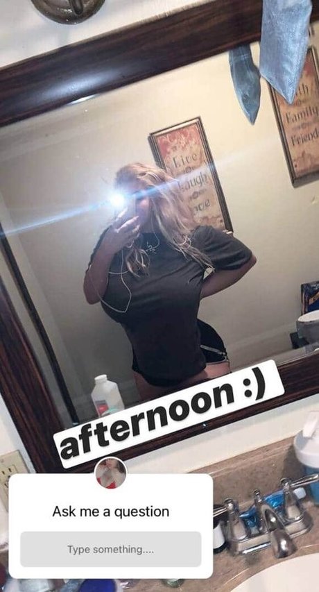 Chewywaifu pornstar sexy gallery