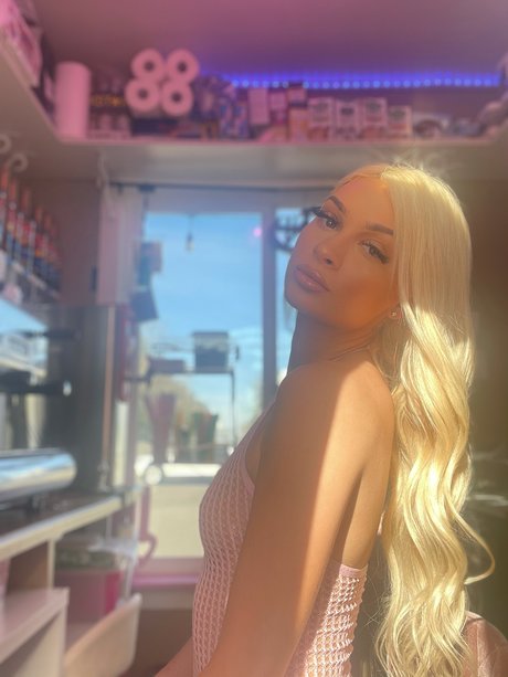 Dream Girl Koko model exclusive image