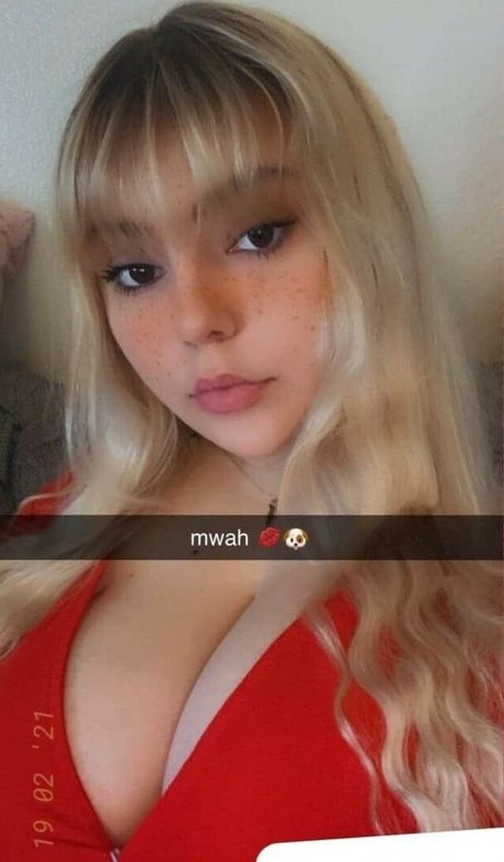 Chewys melons nude actress img