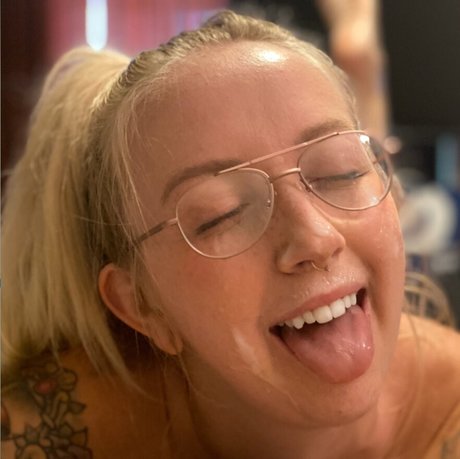 Aubrey Penthouse free model images