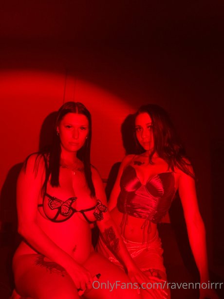 Ravennoirrr star nude images
